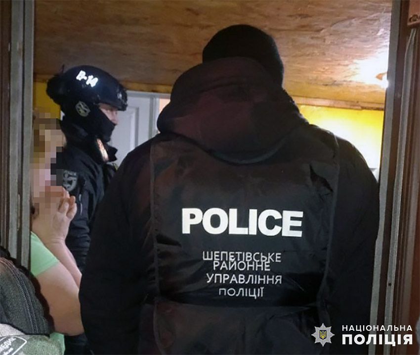 Новини Хмельницького - фото з Зв'язали, били та пограбували пенсіонерку: на Хмельниччині затримали трьох мешканців Рівненщини