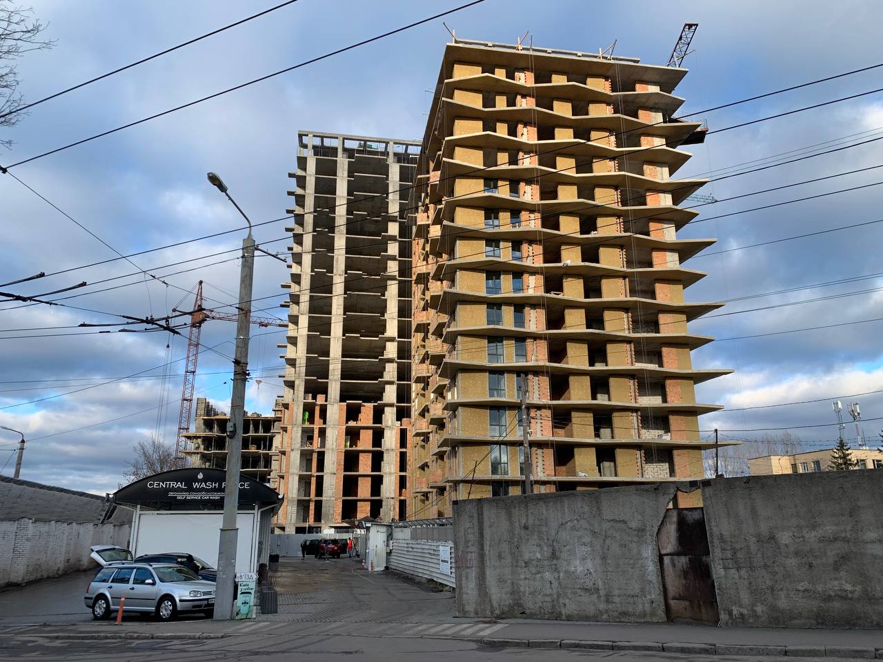 Новини Вінниці - фото з У центрі зводять найвищу у Вінниці багатоповерхівку. Вона вже має висоту 19 поверхів