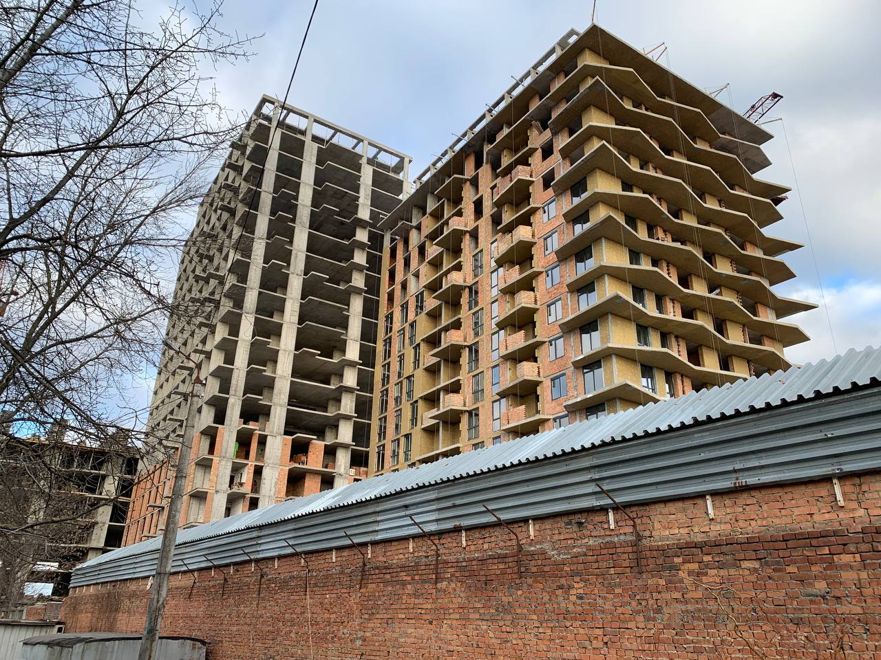 Новини Вінниці - фото з У центрі зводять найвищу у Вінниці багатоповерхівку. Вона вже має висоту 19 поверхів