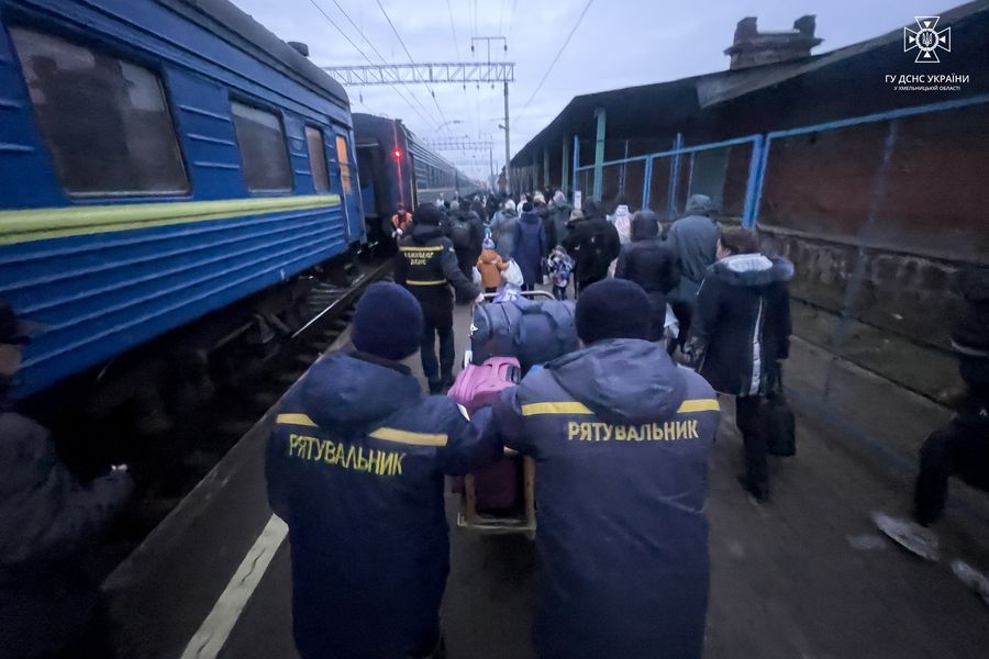 Новини Хмельницького - фото з До Хмельницької області приїхало понад 3 тисячі переселенців з Херсонщини (ФОТО)