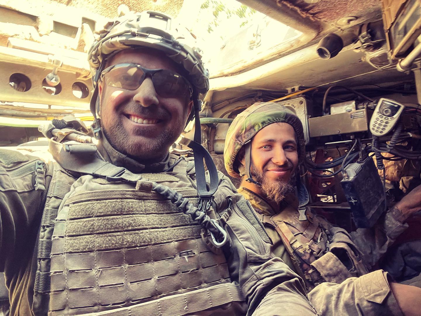 Новини Вінниці - фото з Потрапив в новини на CNN та до Скабєєвої. Про бійця Юрія Охримчука, який воює на передовій і знімає відео