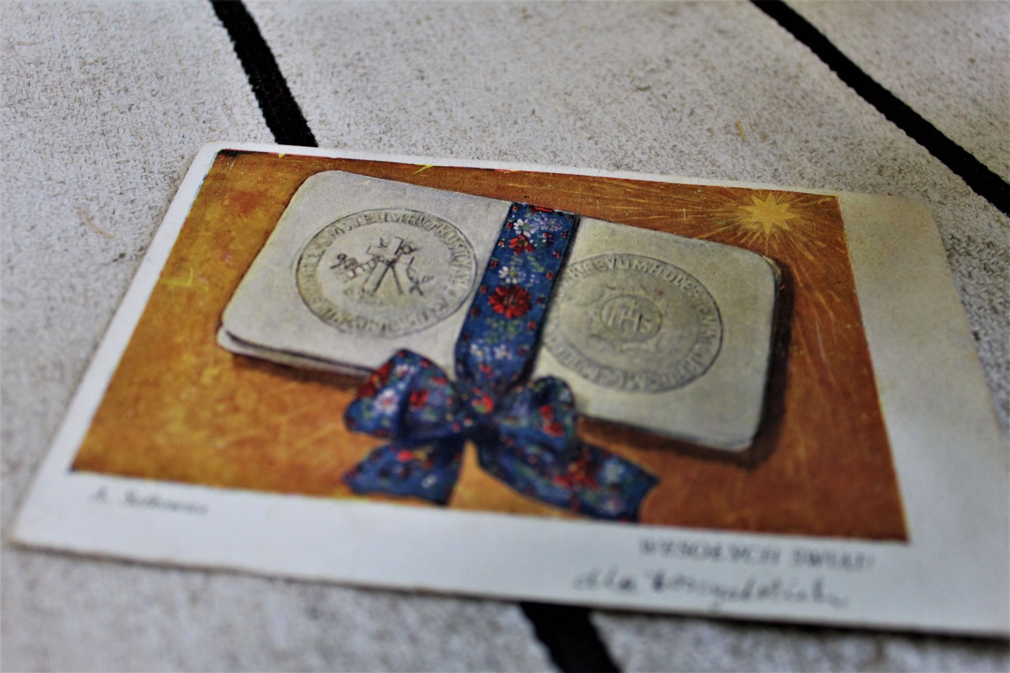 Новини Тернополя - фото з Понад 300 різдвяних листівок зберігається в Тернопільському обласному краєзнавчому музеї