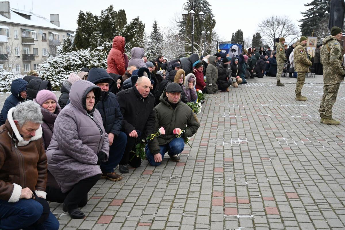 Новини Тернополя - фото з У грудні був у відпустці, а за кілька днів загинув під Бахмутом. Прощаються з Антоном Антощуком