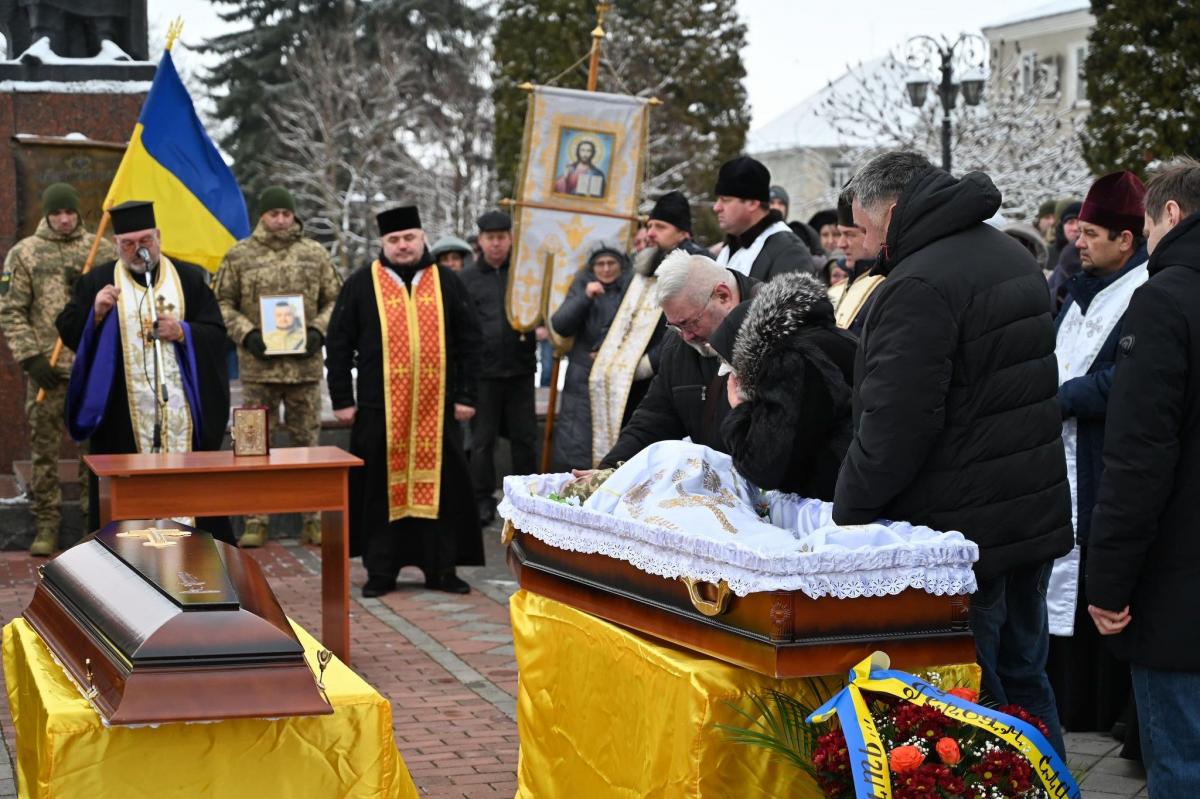 Новини Тернополя - фото з У грудні був у відпустці, а за кілька днів загинув під Бахмутом. Прощаються з Антоном Антощуком