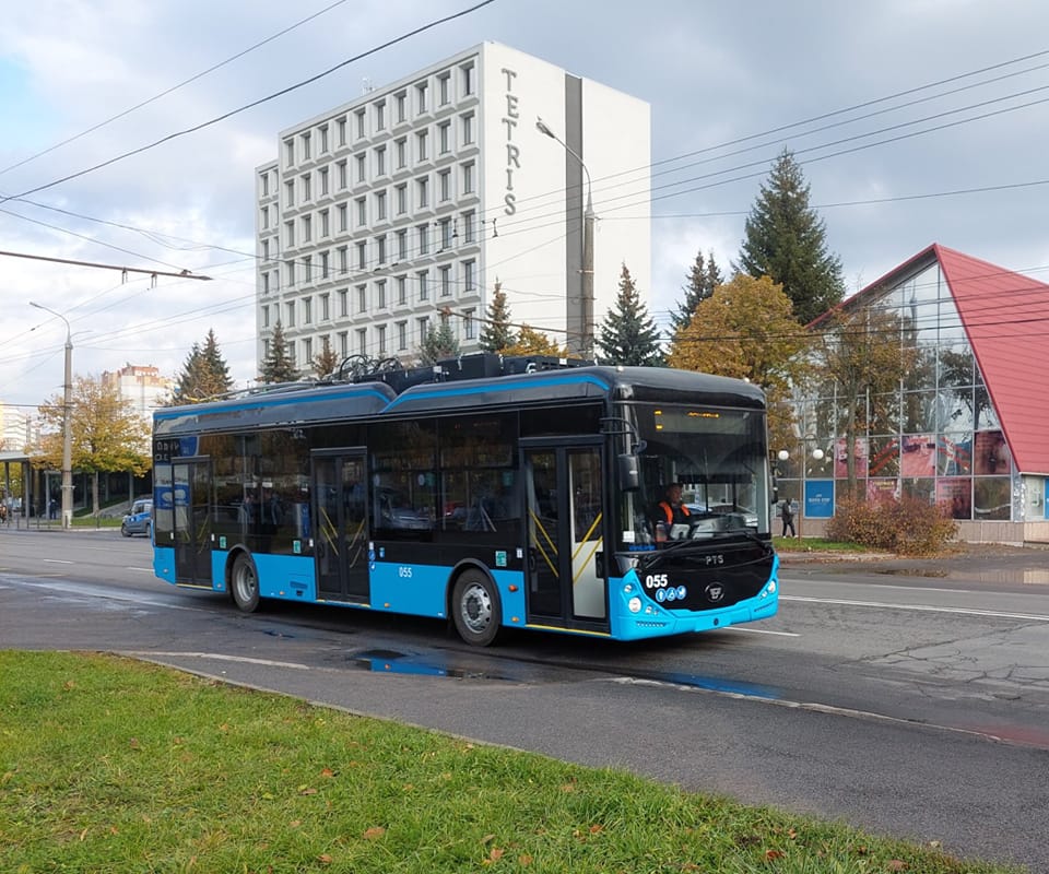Новини Вінниці - фото з Польські «Соляриси» перефарбують у кольори вінницького транспорту. За це готові заплатити 1,7 млн