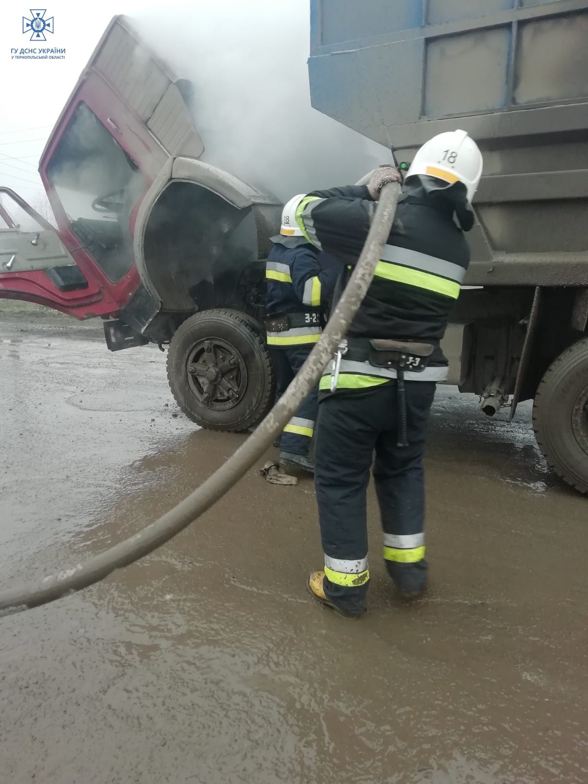Новини Тернополя - фото з У Тернопільському районі серед дня загорівся КАМАЗ