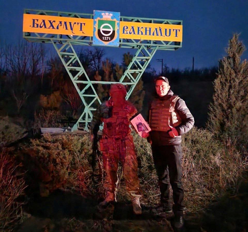 Новини Вінниці - фото з «Вибухи чути кожні 15 секунд». Три генератори і теплову пушку везуть вінничани у Бахмут