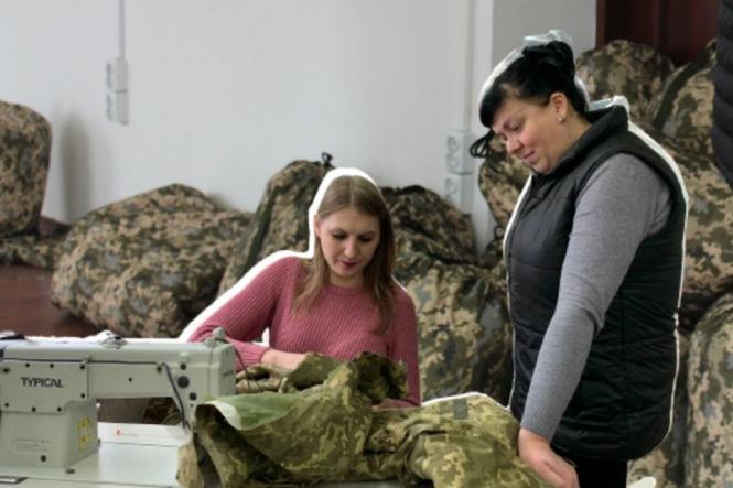 У Вінниці шиють спальники з обігрівом, який працює від павербанка