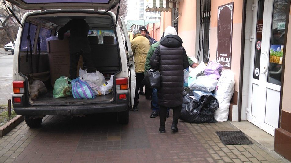 Новини Хмельницького - фото з У Хмельницькому збирають постільну білизну для поранених у прифронтових шпиталях