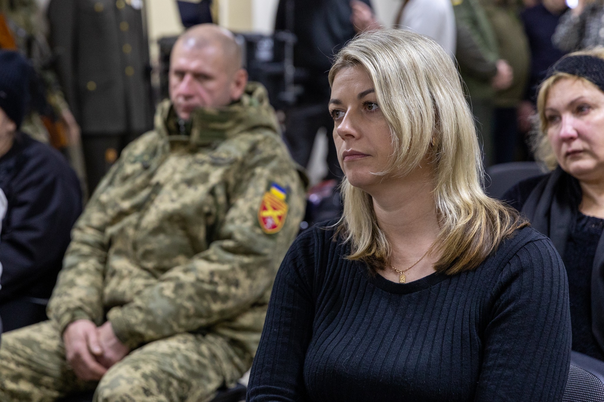 На зображенні може бути: 4 людини та люди стоять