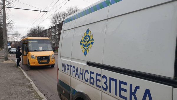Новини Житомира - фото з У Житомирі патрульні спільно з Укртрансбезпекою перевіряли громадський транспорт