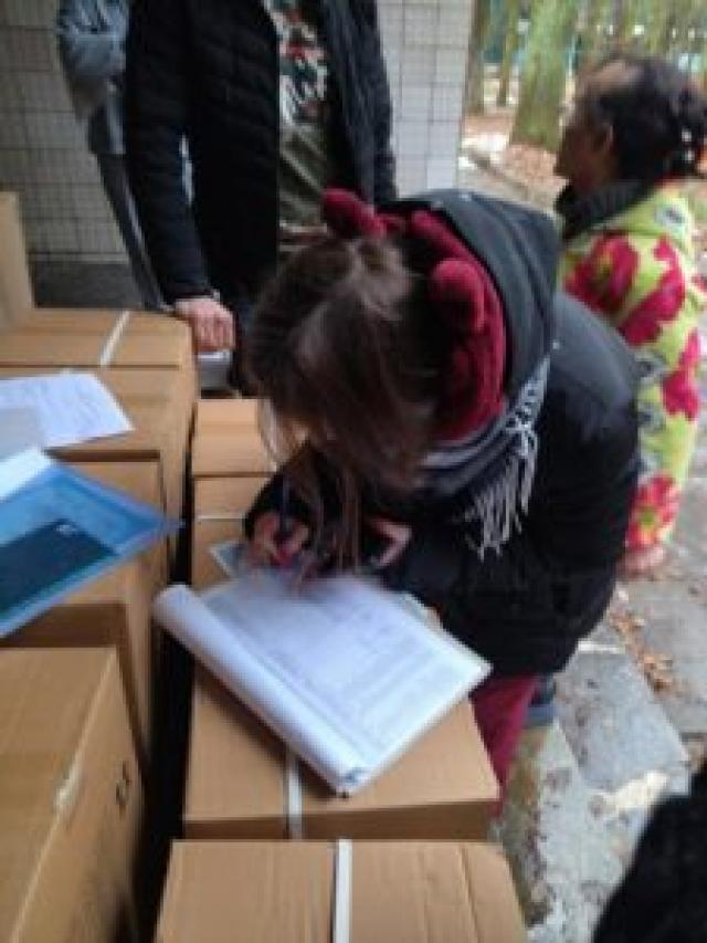 Новини Житомира - фото з Переселенці зі Сходу України отримали гуманітарну допомогу