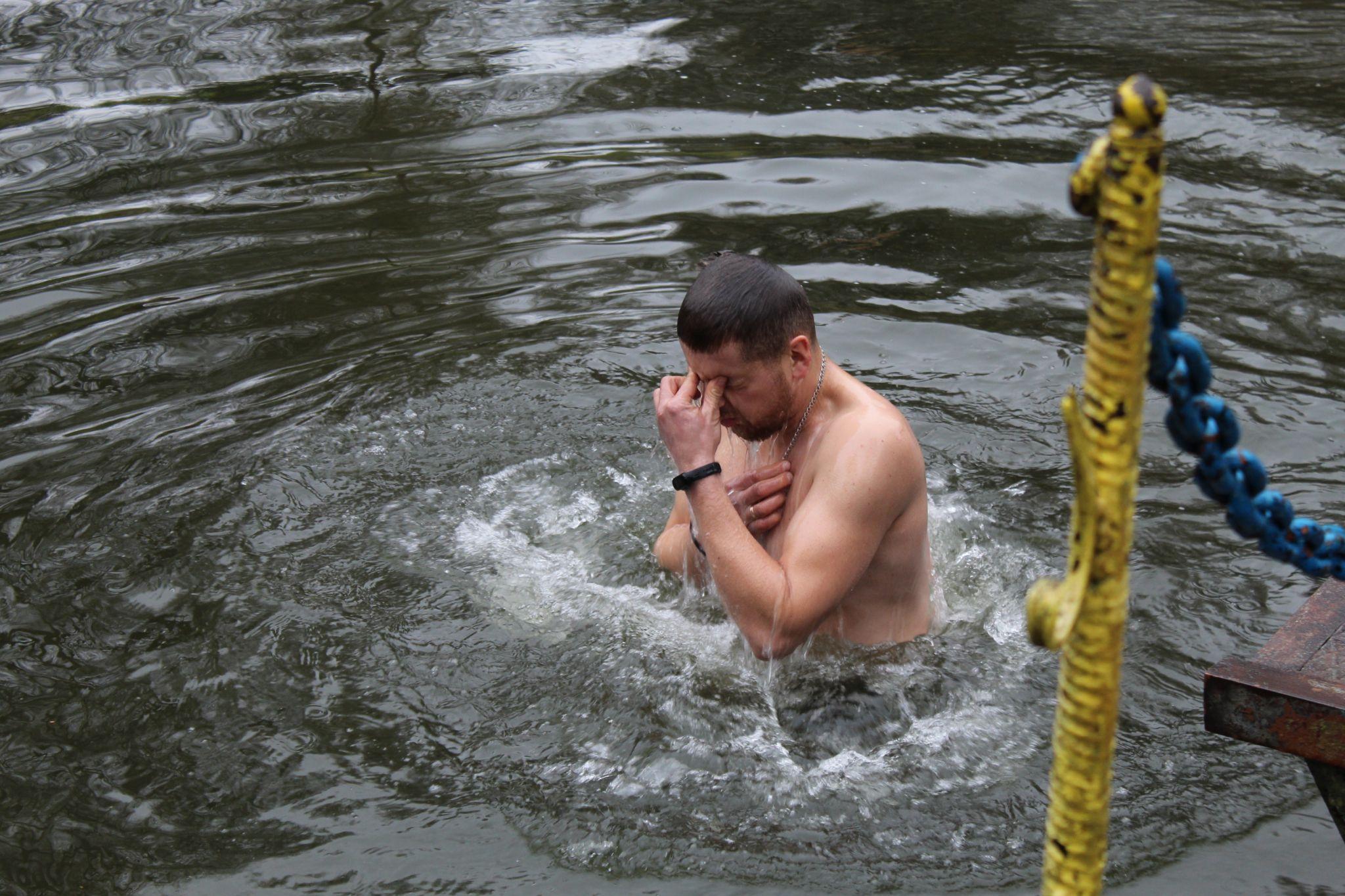 Новини Тернополя - фото з Чому купаються в крижаній воді? Тернопільські моржі зі стажем поділились своїм досвідом