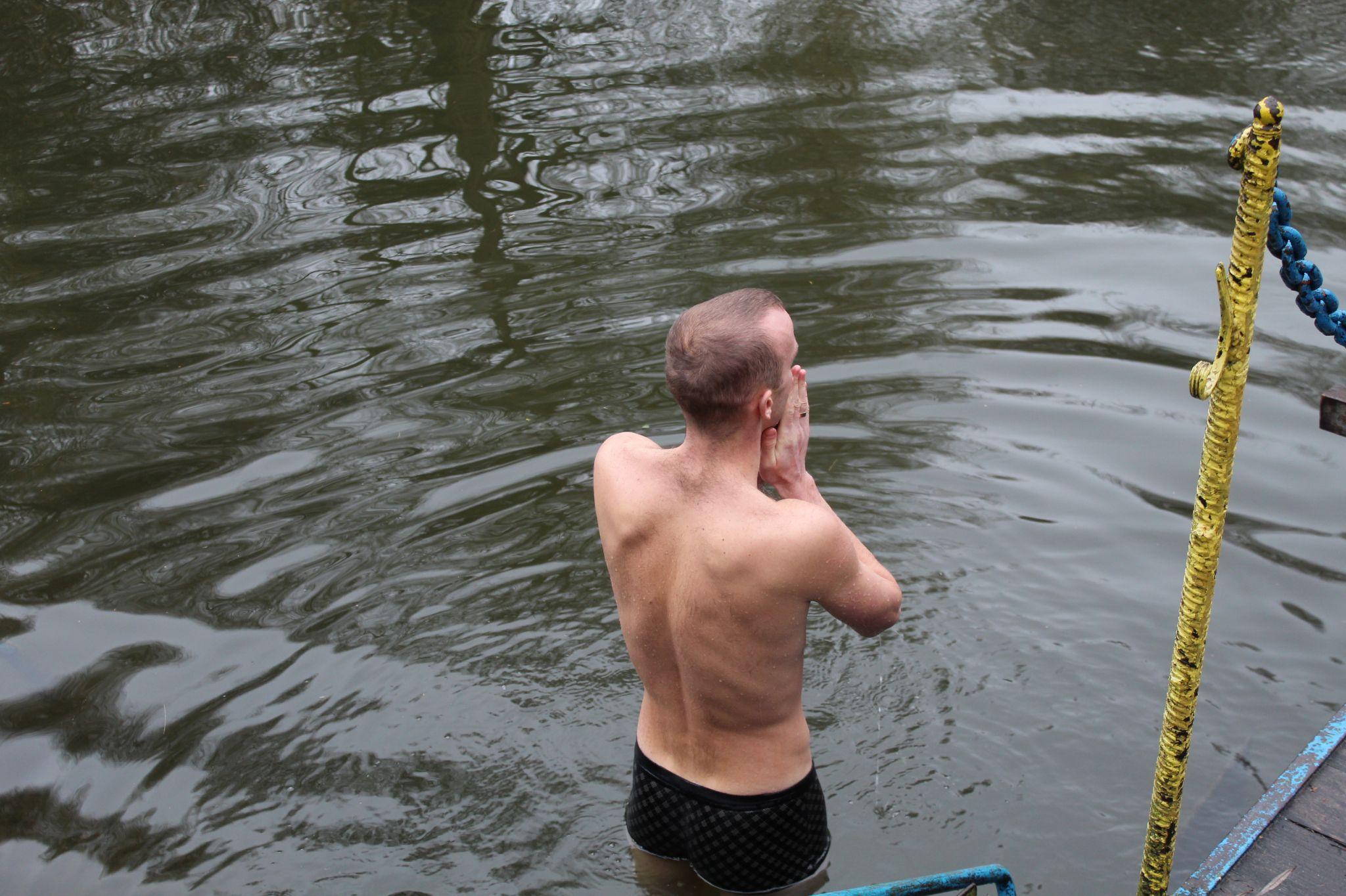 Новини Тернополя - фото з Чому купаються в крижаній воді? Тернопільські моржі зі стажем поділились своїм досвідом