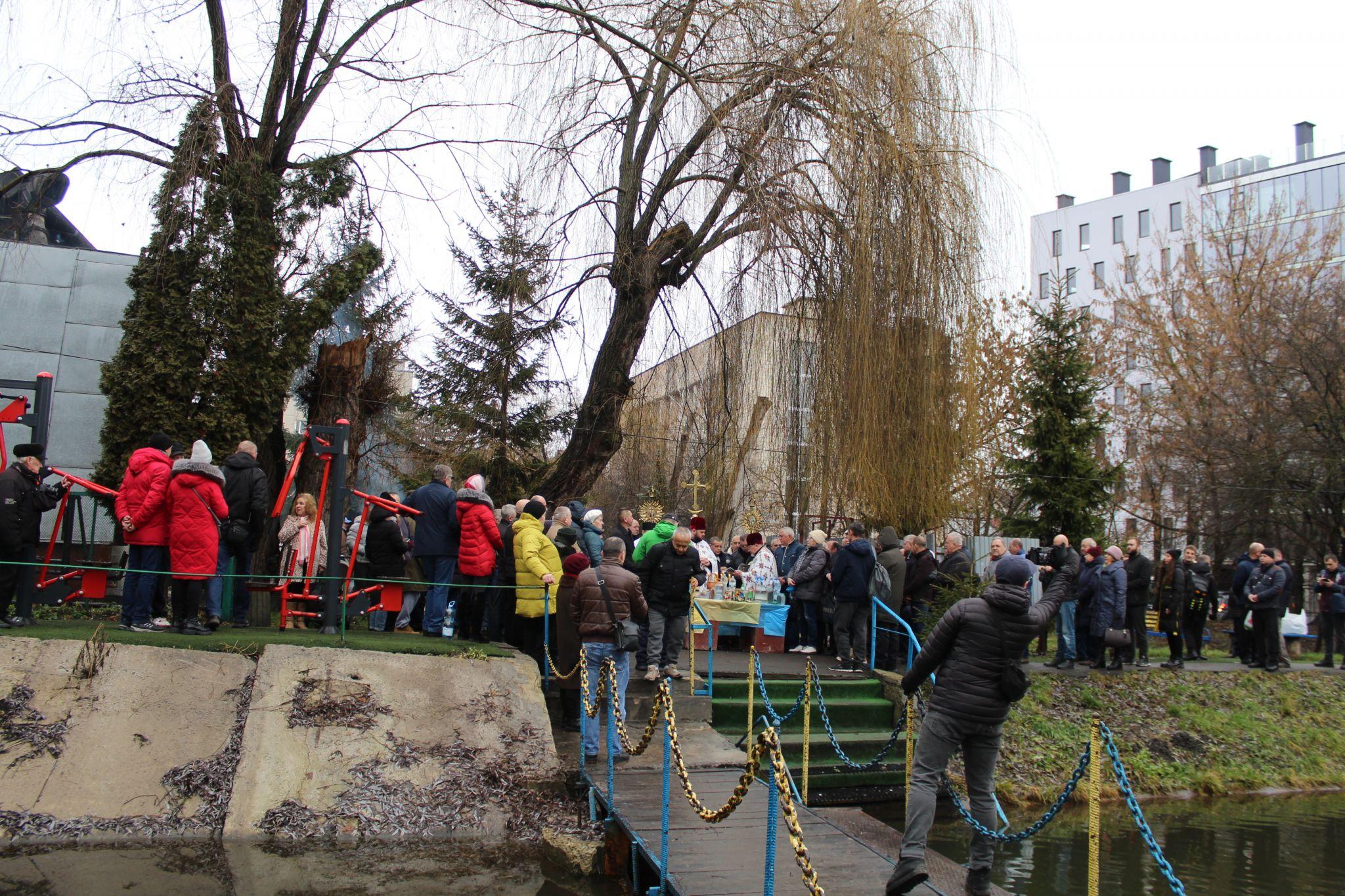 Новини Тернополя - фото з Чому купаються в крижаній воді? Тернопільські моржі зі стажем поділились своїм досвідом
