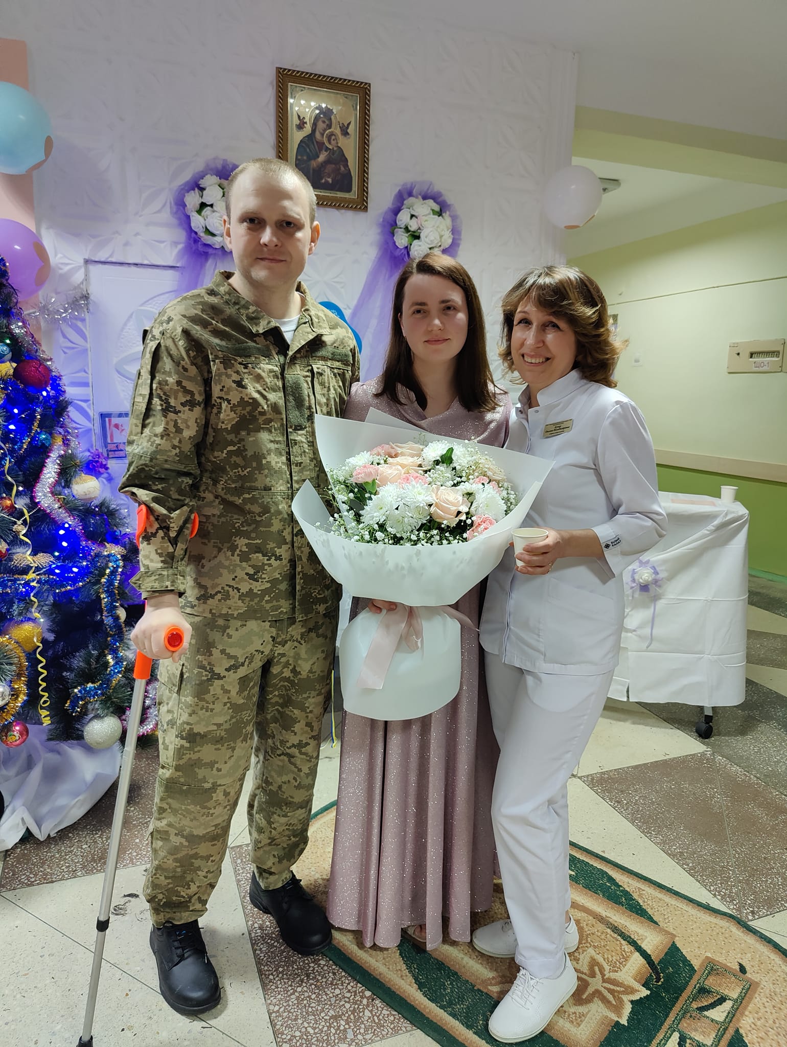 Новини Тернополя - фото з Любов живе навіть у темні часи: в обласній лікарні у Тернополі одружились військовий та його кохана