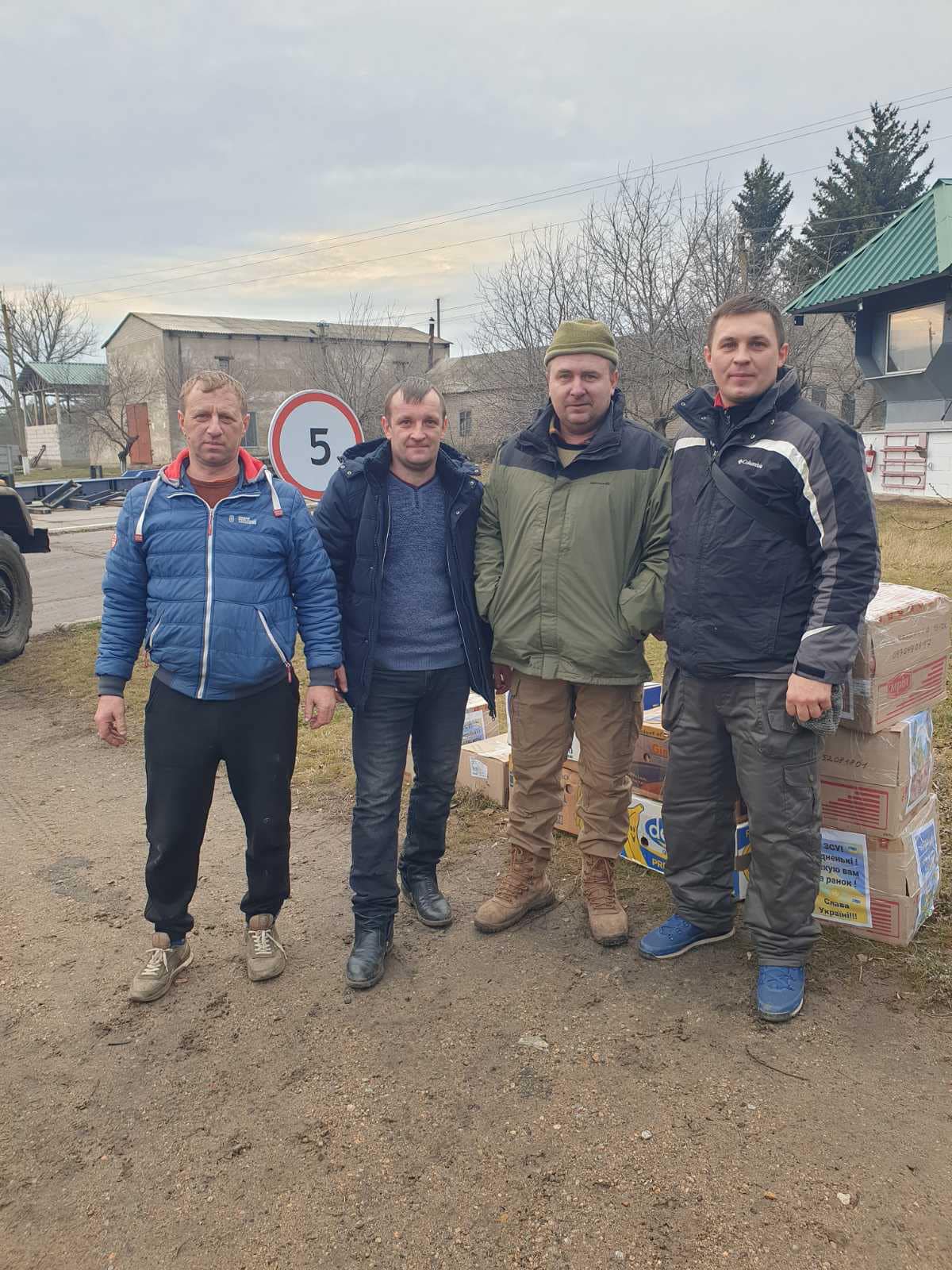 Новини Тернополя - фото з В одному з сіл Лановеччини люди згуртувались і придбали авто для односельця на фронті
