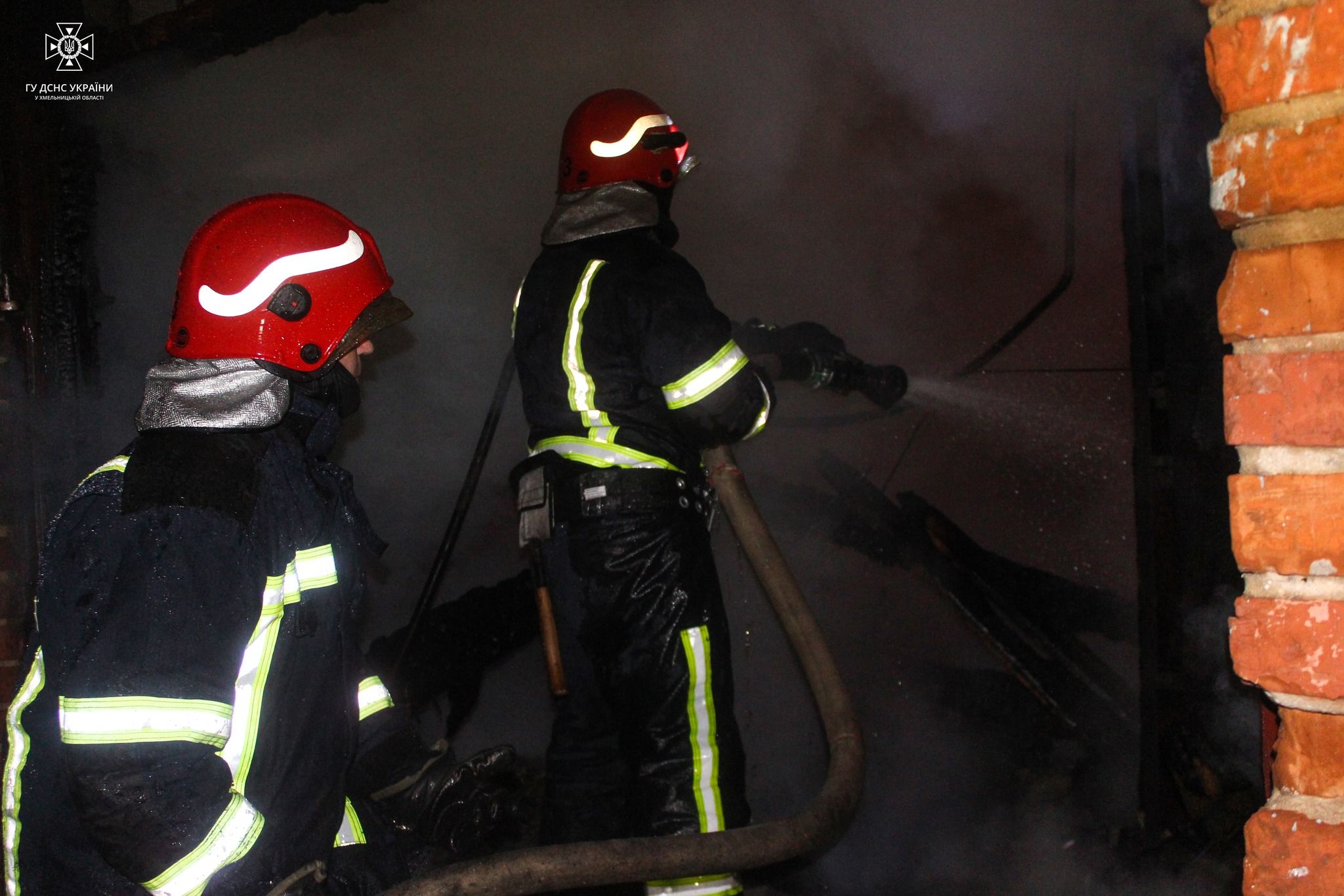 Новини Хмельницького - фото з Масштабна пожежа у Хмельницькому районі: згоріло виробництво пластику (ФОТО, ВІДЕО)