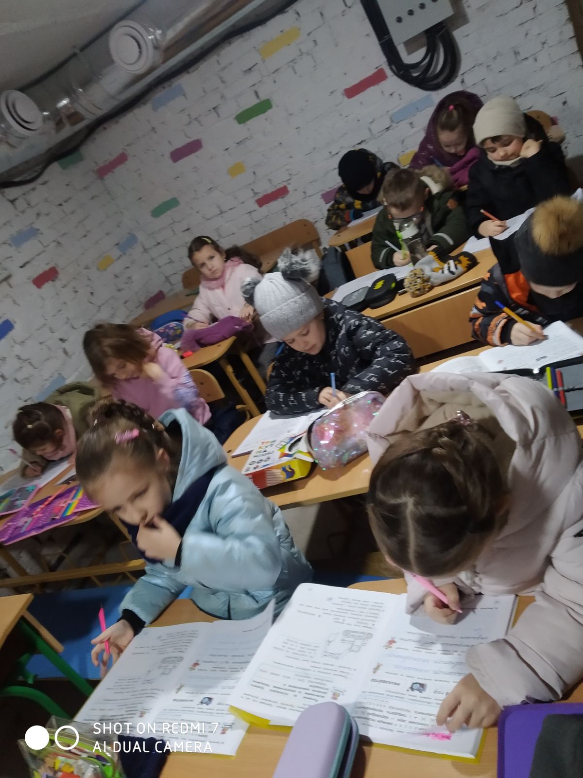 Новини Тернополя - фото з Як у Тернополі під час тривоги школярі і навчаються, і веселяться