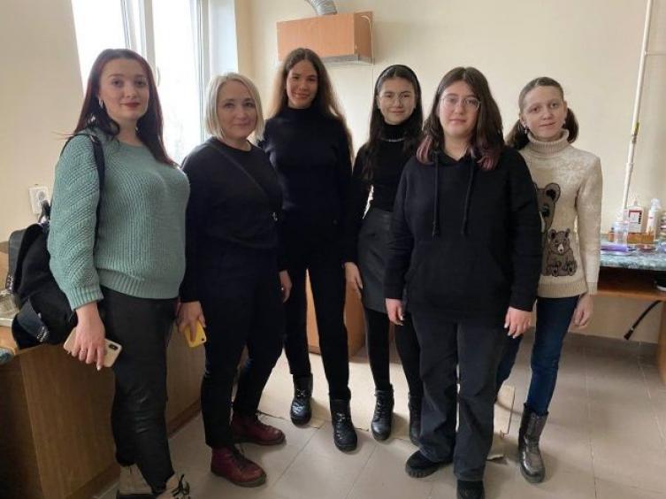 Новини Тернополя - фото з За січень волонтери медичного університету виготовили понад 700 окопних свічок  для наших ЗСУ (ФОТО)