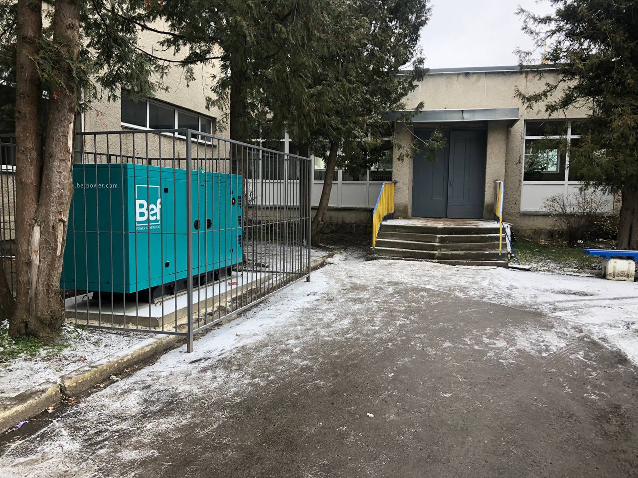 Новини Тернополя - фото з Є біотуалети, каремати і польова кухня. Ми перевірили пункти масового проживання у школах