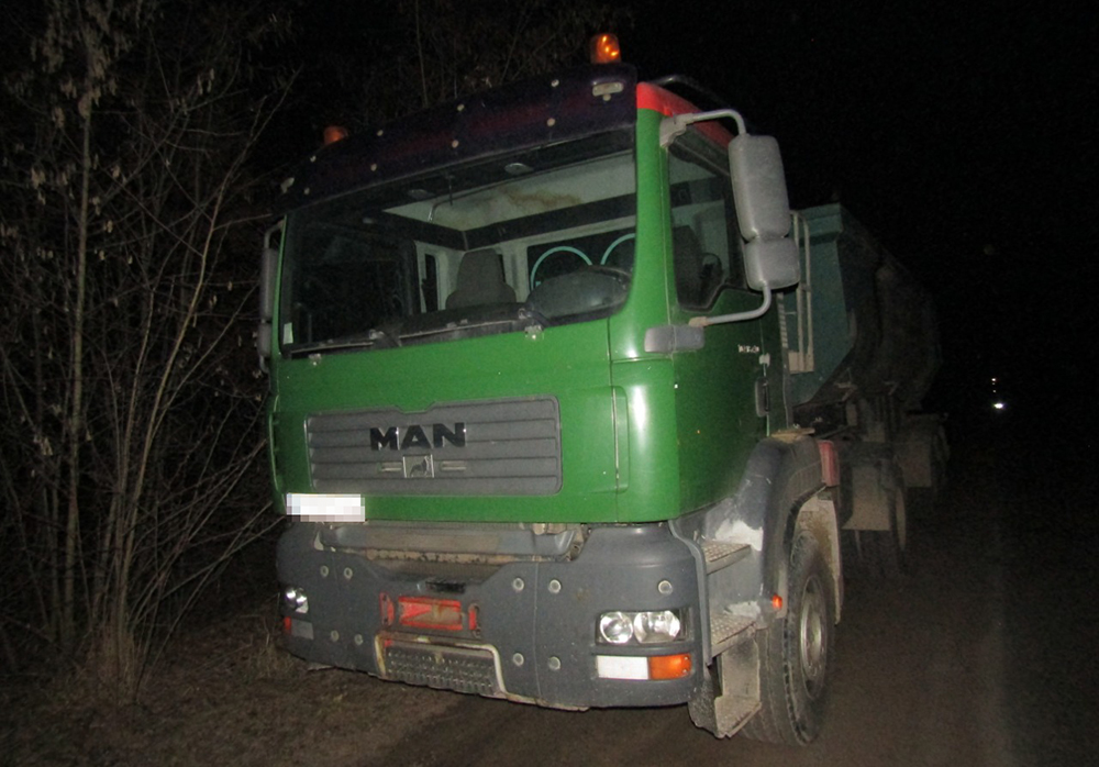 не тільки ворог руйнує нашу землю: поліцейські викрили житомирського ділка у неодноразовому незаконному видобутку піску