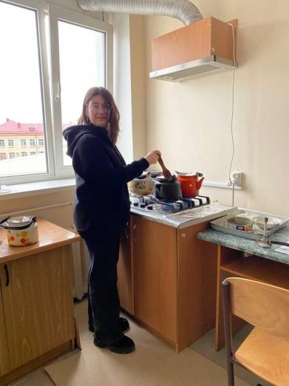 Новини Тернополя - фото з За січень волонтери медичного університету виготовили понад 700 окопних свічок  для наших ЗСУ (ФОТО)