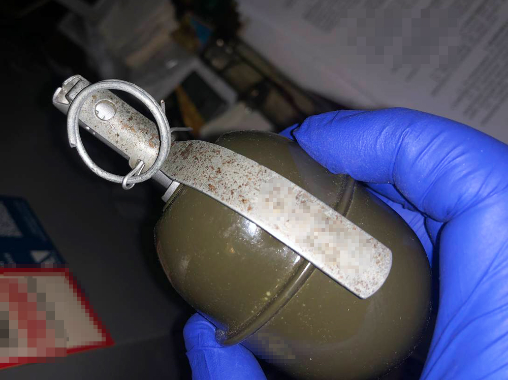 Новини Житомира - фото з Пістолет з набоями і гранату виявили у 33-річного житомирянина бердичівлянин «придбав» пістолет та боєприпаси: поліцейські з’ясовують, у кого