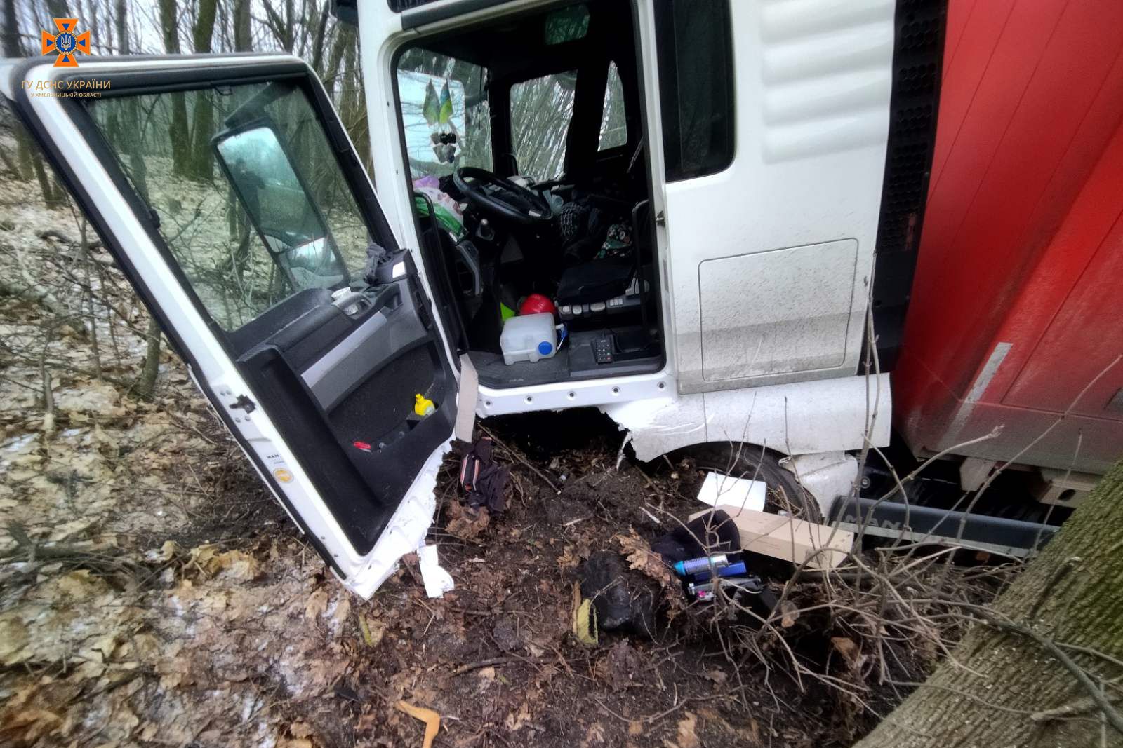 Новини Хмельницького - фото з Біля Війтовець фура зіткнулась з легковиком: двоє людей загинули, ще одна — в лікарні