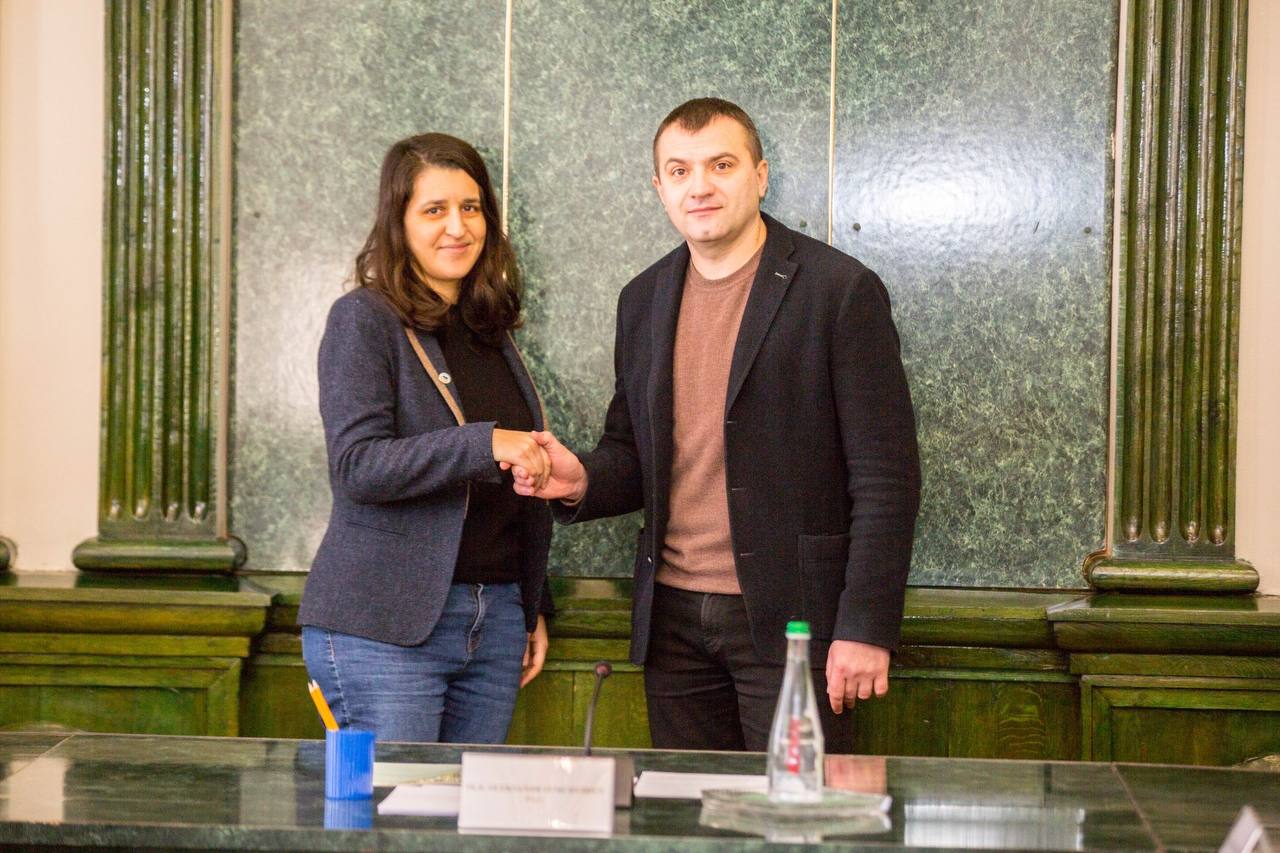 Новини Хмельницького - фото з Міжнародна компанія допоможе хмельничанам, домівки яких постраждали від ракетного обстрілу 31 грудня