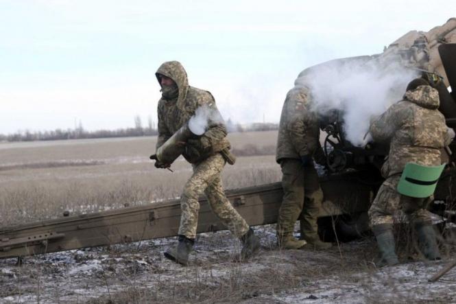 Снаряди один за одним летять в бік окупантів. Як працюють вінницькі артилеристи з 59-ї бригади