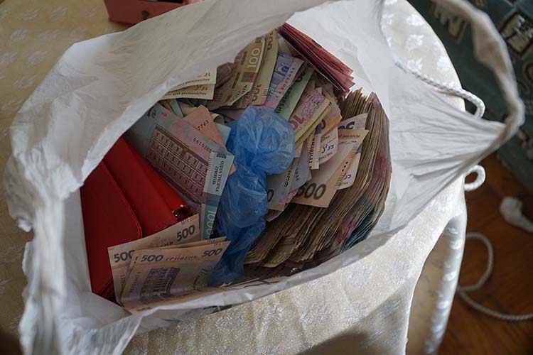 Новини Тернополя - фото з Сутенерку, яка переховувалася від правосуддя, розшукали правоохоронці Тернополя