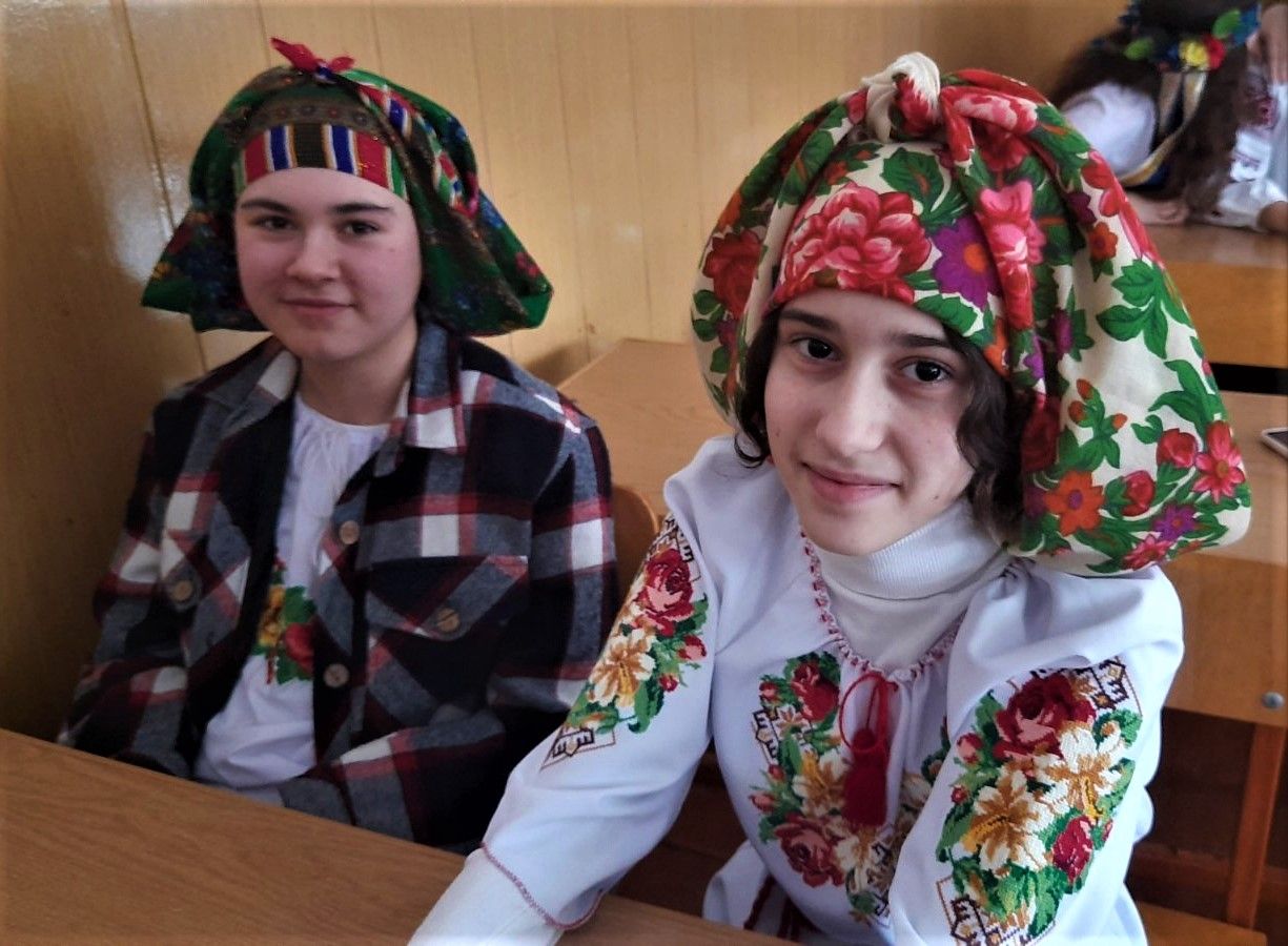 Новини Тернополя - фото з Як правильно зав'язувати хустку — навчать фахівці Тернопільського краєзнавчому музею