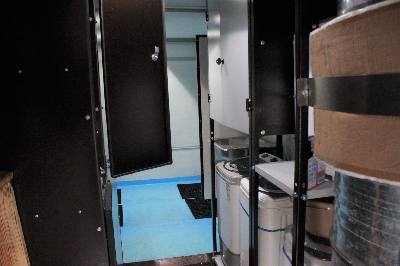 Новини Хмельницького - фото з Для воїнів з Хмельниччини змайстрували мобільний банно-пральний комплекс (ФОТО)