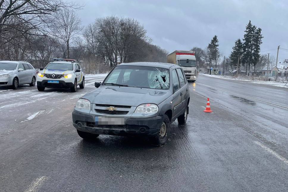 Новини Житомира - фото з У Станишівці - ДТП з потерпілими: постраждали жінка і двоє дітей