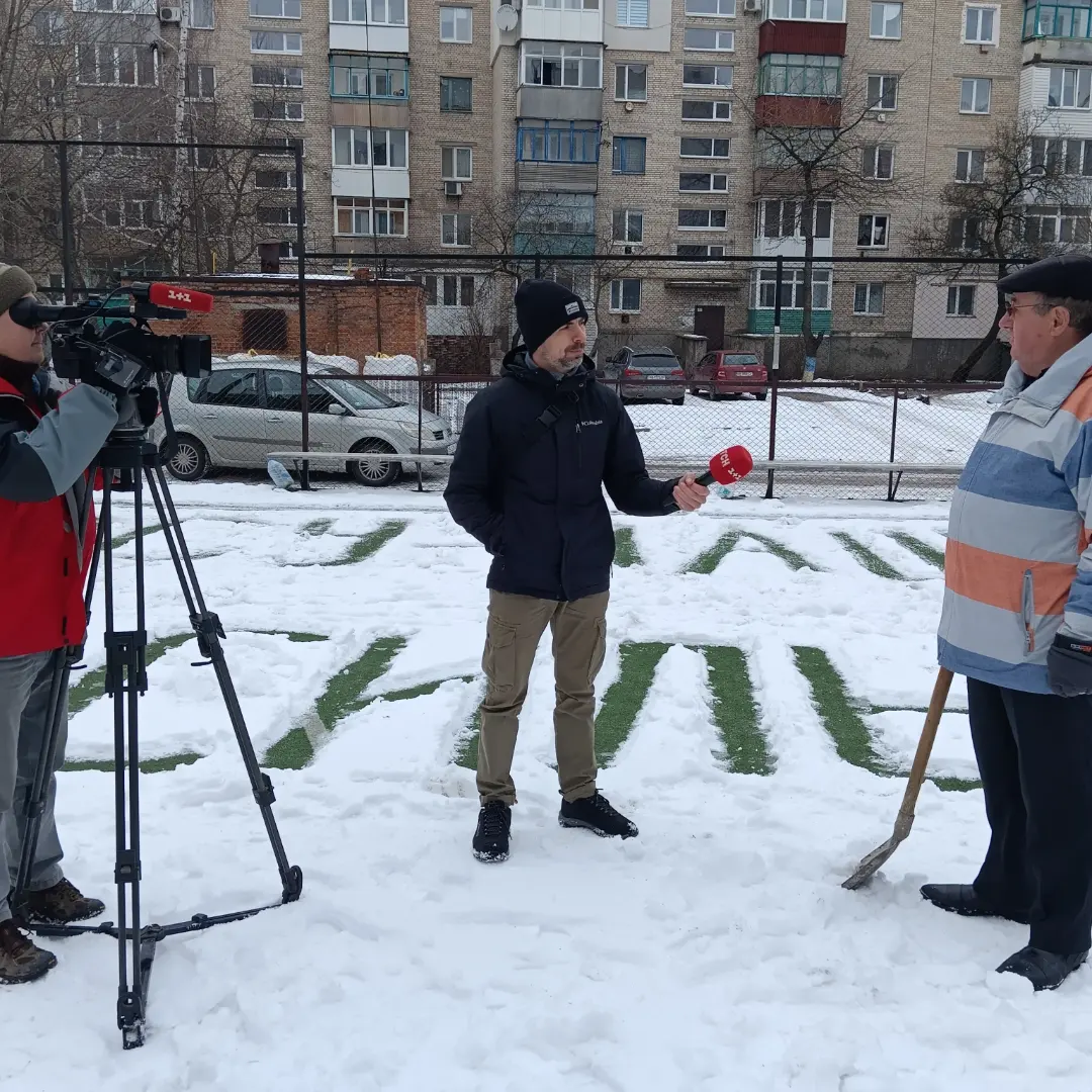 Новини Козятина - фото з Фото дня: до Козятина приїздили журналісти «1+1». Знімали сюжет про Петра Чорного