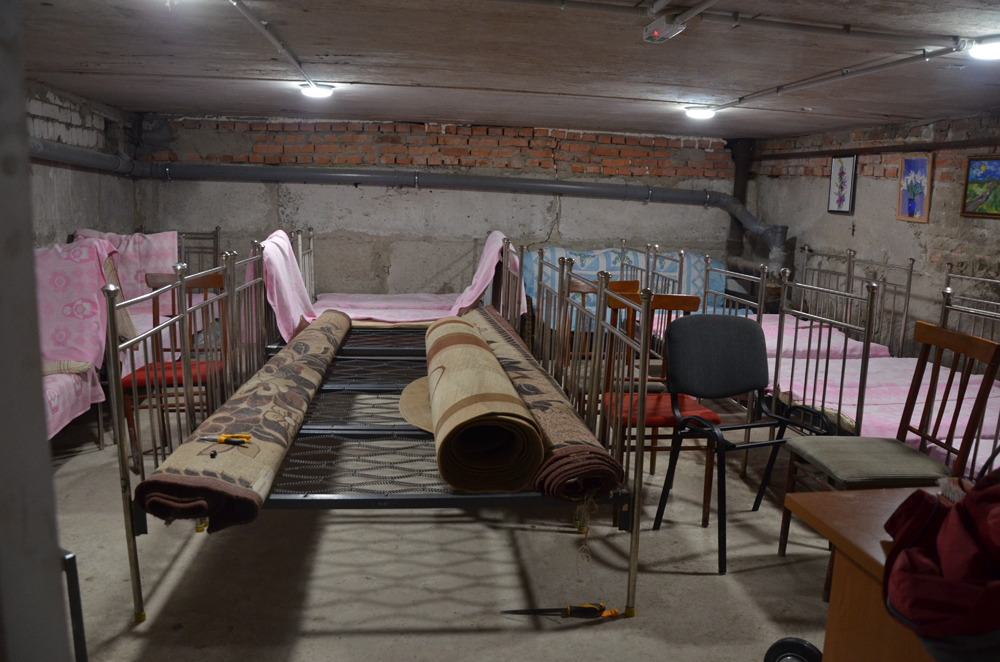 Новини Житомира - фото з Калюжі, тріщини, пил та відсутність вентиляції: поліцейські перевіряють укриття з ремонтами за 7 млн грн калюжі, тріщини стін, цементний пил та відсутність вентиляції: поліцейські перевіряють укриття, ремонти яких обійшлися у понад 7 мільйонів гривень