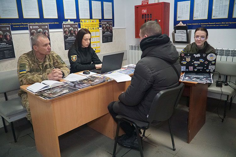 Новини Тернополя - фото з До штурмової бригади Нацполіції «Лють» на Тернопільщині записалися понад 300 добровольців