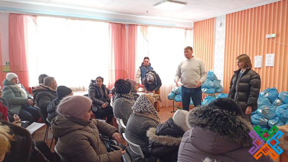 Новини Хмельницького - фото з У Волочиській громаді переселенцям роздали 600 продуктових наборів