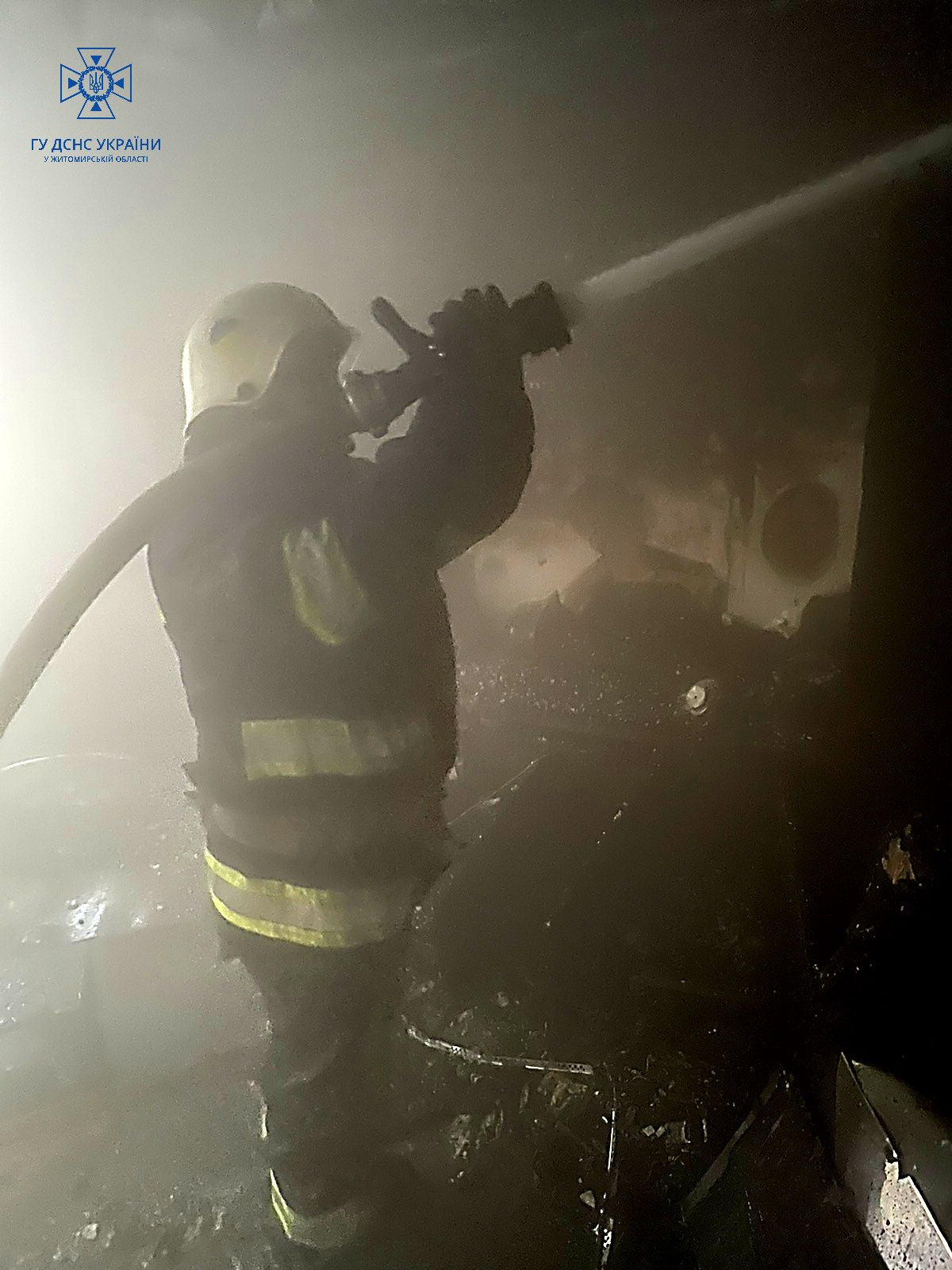 Новини Житомира - фото з У Житомирі під час ліквідації пожежі в приватному будинку  вогнеборці виявили тіло загиблого власника