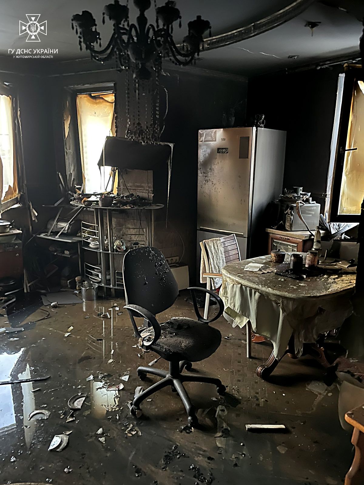 Новини Житомира - фото з У Житомирі під час ліквідації пожежі в приватному будинку  вогнеборці виявили тіло загиблого власника