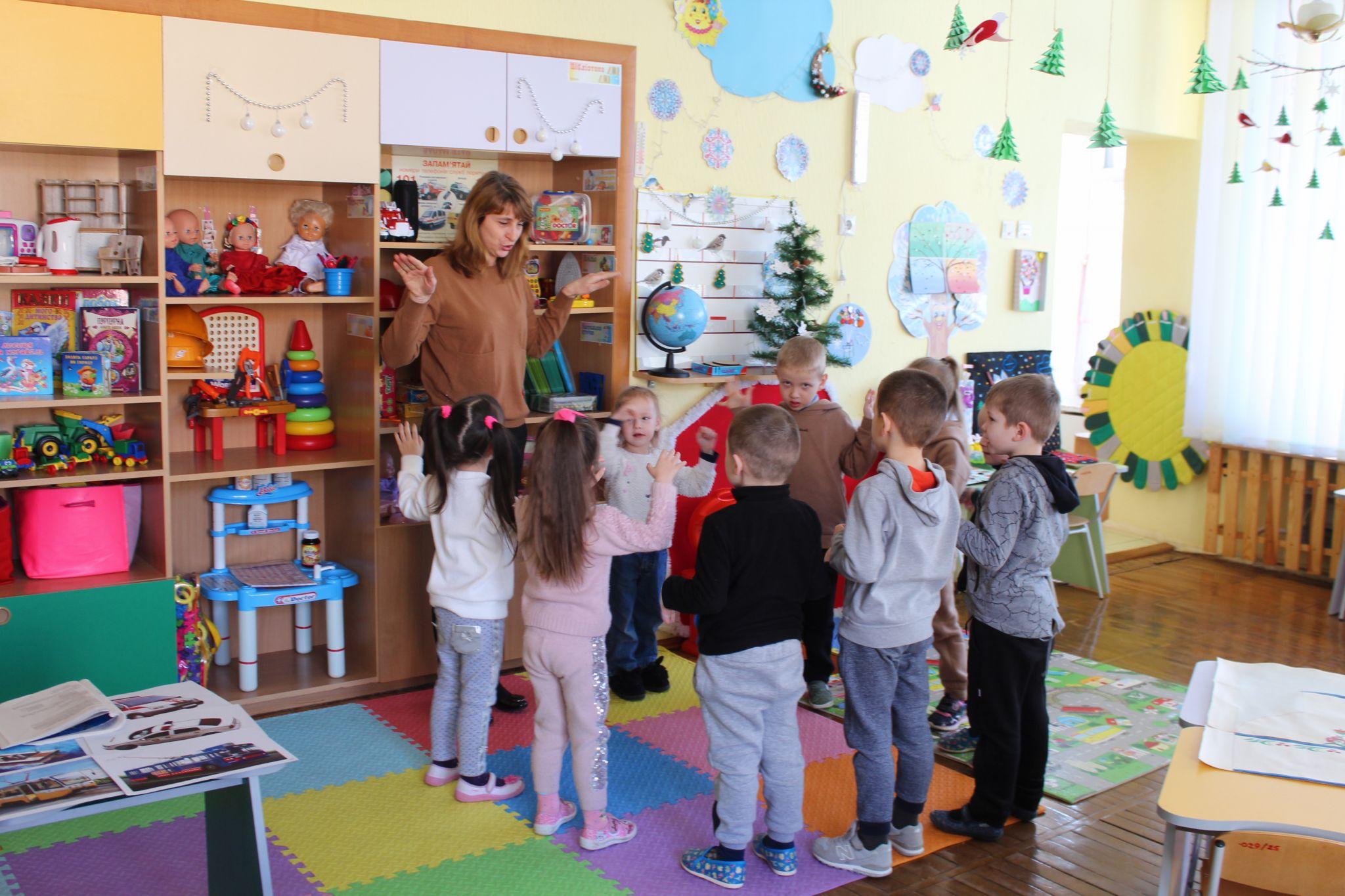 Новини Тернополя - фото з О третій ночі кухарі йдуть на роботу, аби діти не були голодні. Репортаж із кухні в школі та дитсадку