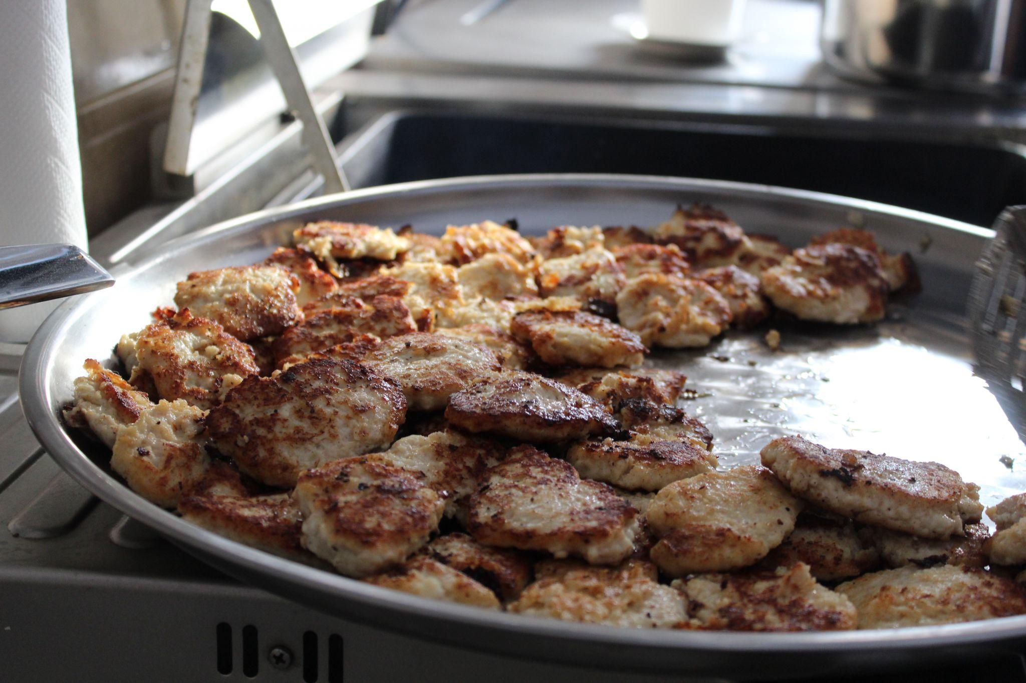 Новини Тернополя - фото з О третій ночі кухарі йдуть на роботу, аби діти не були голодні. Репортаж із кухні в школі та дитсадку