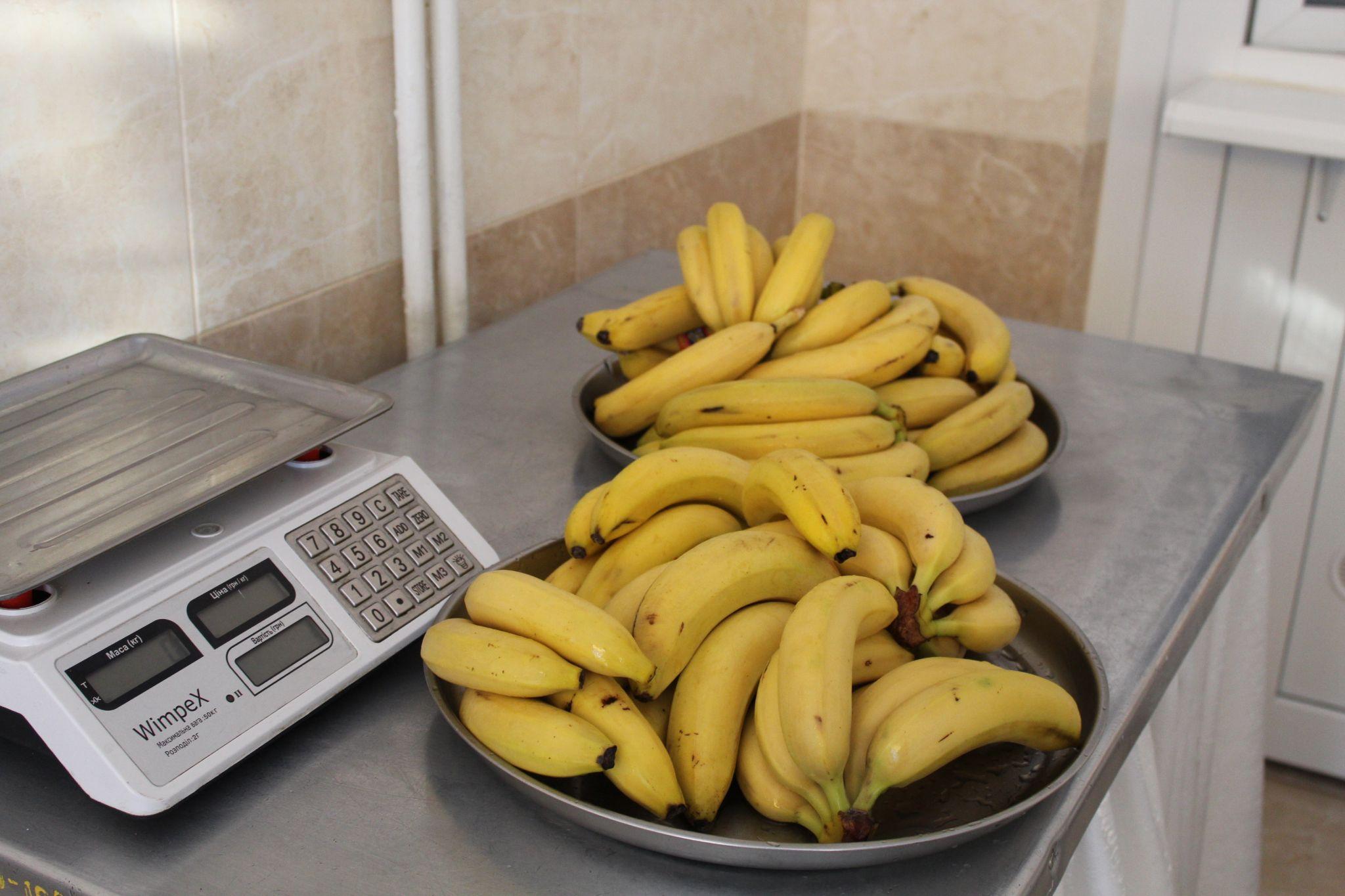 Новини Тернополя - фото з О третій ночі кухарі йдуть на роботу, аби діти не були голодні. Репортаж із кухні в школі та дитсадку