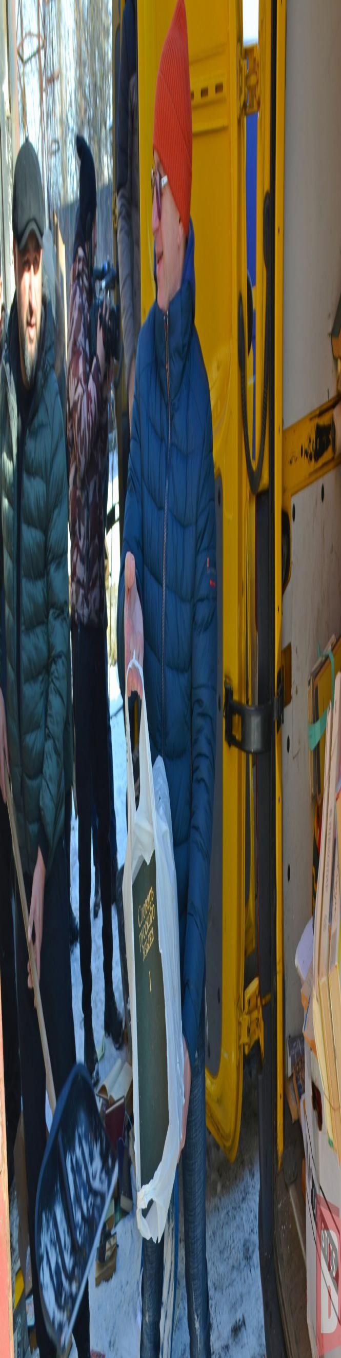 Новини Хмельницького - фото з Хмельничани викинули більше 20 тонн російської літератури. Що робитимуть з макулатурою