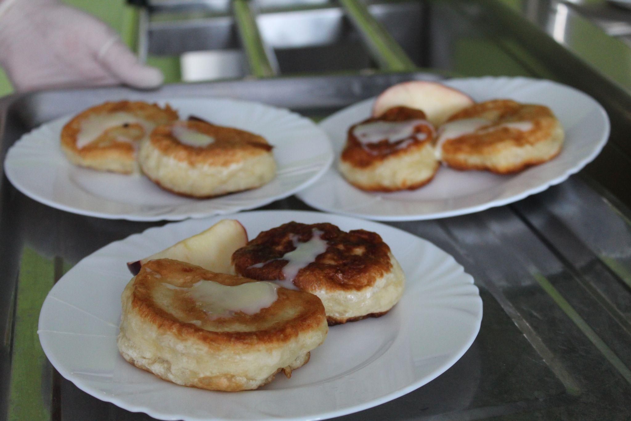 Новини Тернополя - фото з О третій ночі кухарі йдуть на роботу, аби діти не були голодні. Репортаж із кухні в школі та дитсадку