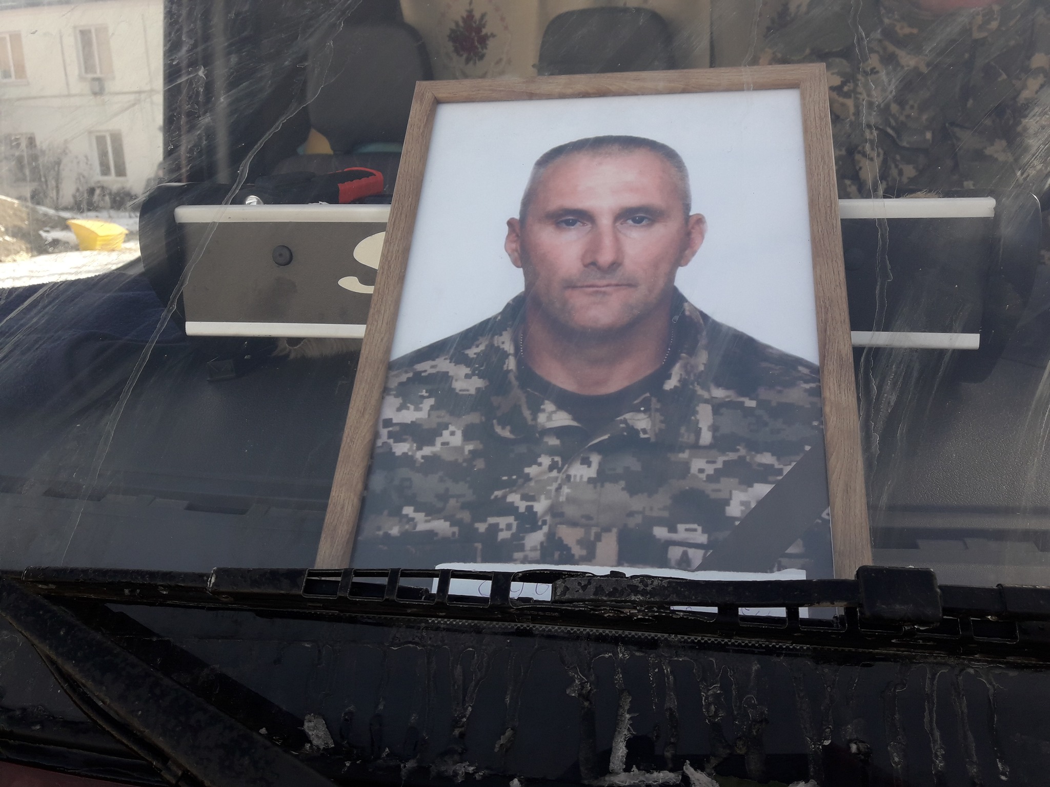 На зображенні може бути: 1 особа, військова форма та на відкритому повітрі