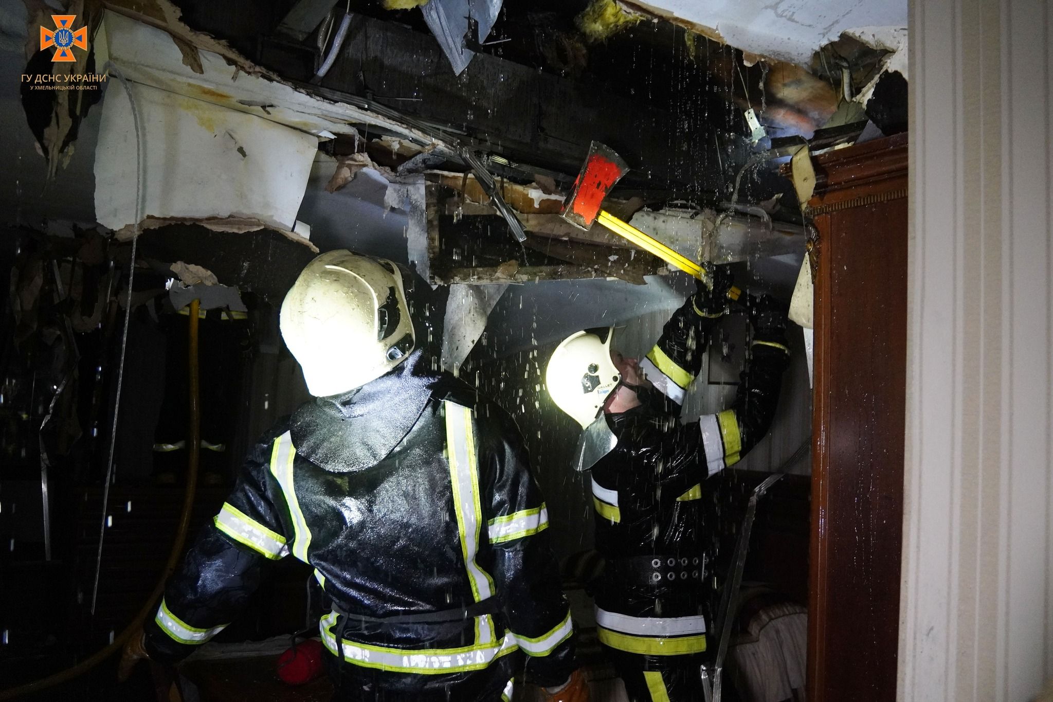 Новини Хмельницького - фото з У Кам’янці горів готельно-розважальний комплекс (ФОТО)