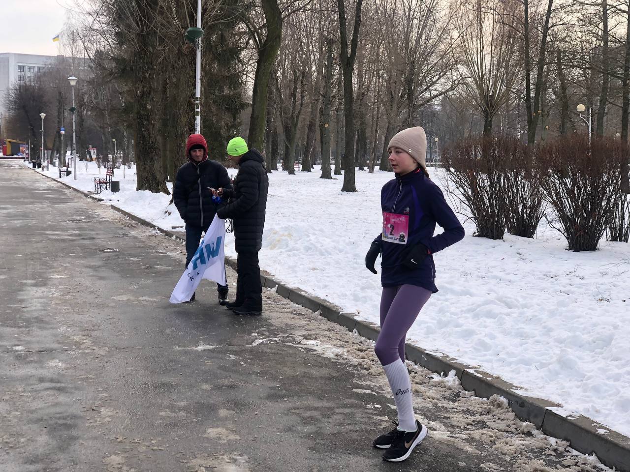 Новини Тернополя - фото з Ми біжимо, щоб зігріти захисників. Тернополяни долучилися до благодійного пробігу (ФОТОРЕПОРТАЖ)