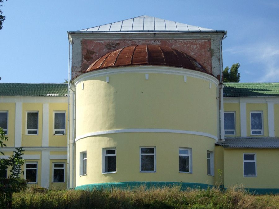 Новини Вінниці - фото з Був парк, фонтани, алея кохання. Розповідаємо про палац Ярошинських у Тиврові